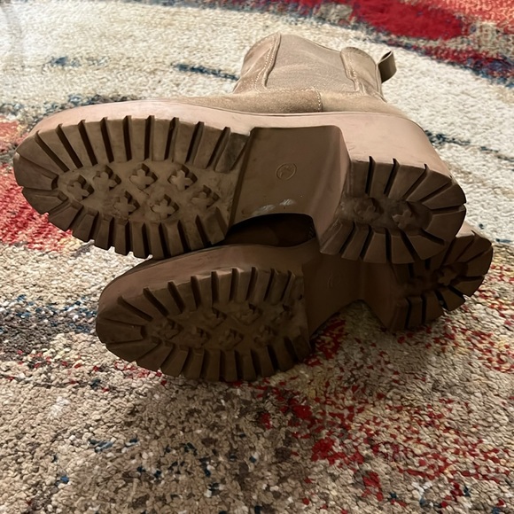 Universal Thread Crispin Chelsea Boots - Picture 4 of 11